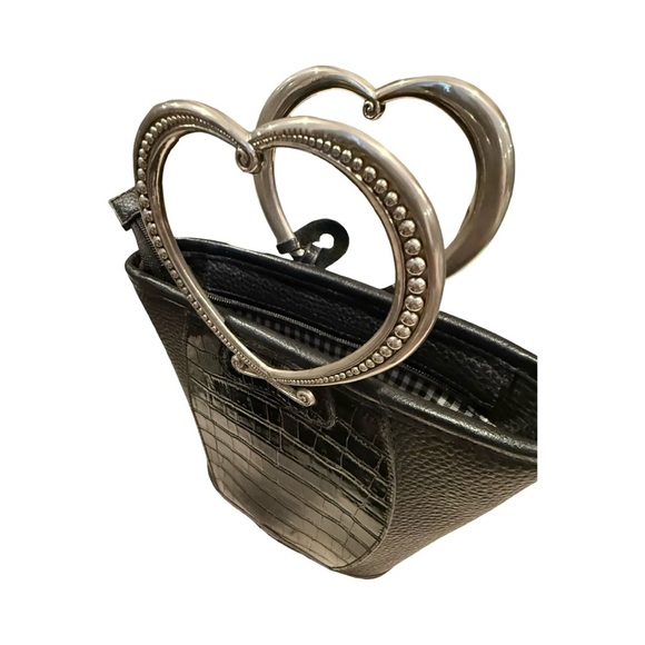 Black Heart Handle Women's Bucket Bag - Picture 12 of 14